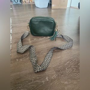 Beautiful Green Purse w/ Multiple Strap Options!